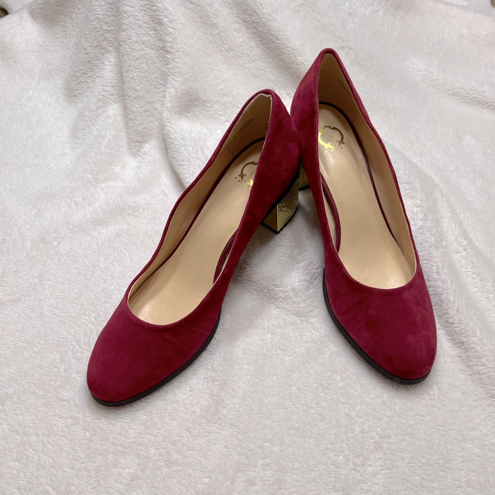 C. Wonder Red Suede Eliza Gold Hammered Heel Pumps  Sz 9.5 NWOT
